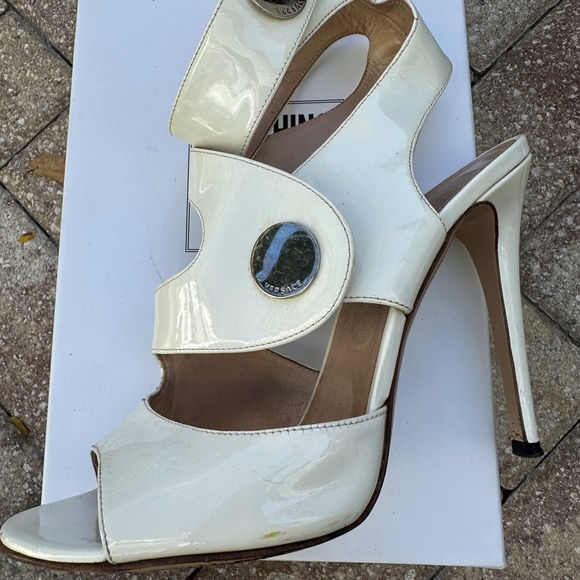 Versace Heels Straps 9 (39) - Picture 13 of 13